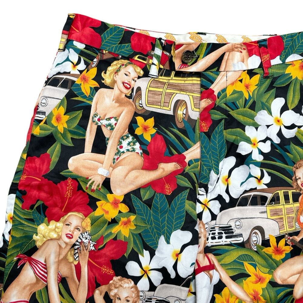 Loudmouth Shorts Men's Size 34 Gold Pinup Girls Hawaiian Novelty Inseam 10"